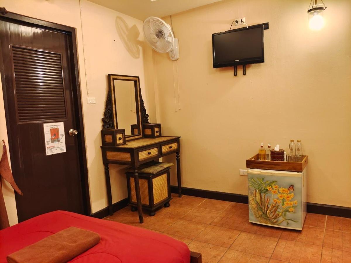Wualai Boutique By Lanna Oriental Otel Chiang Mai Dış mekan fotoğraf